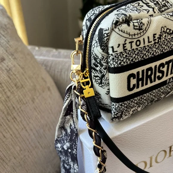 ❤️‍🔥Christian Dior GWP authentic⭐️ Embroidered Cosmetic Pouch/
